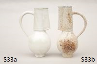weier Krug und weier Krug mit brunlichen Sprenkeln